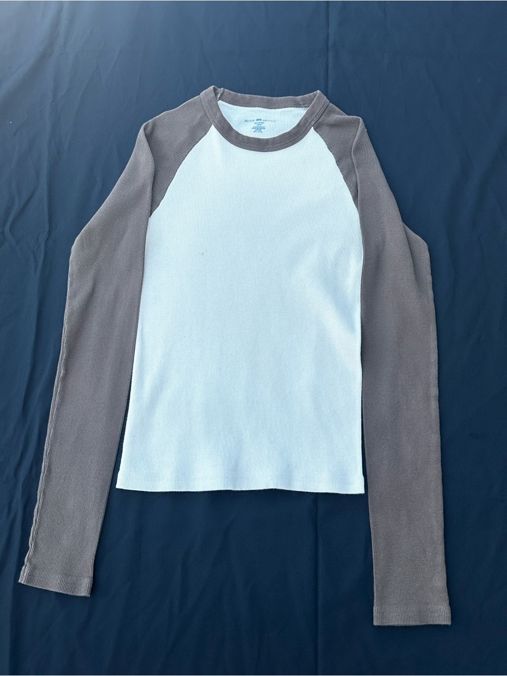 Brandy Melville Ribbed Color Block Long Sleeve Raglan Tee | White & Brown | One